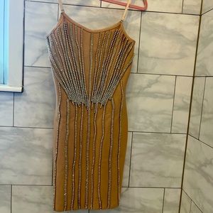 Gorgeous sparkly dress!